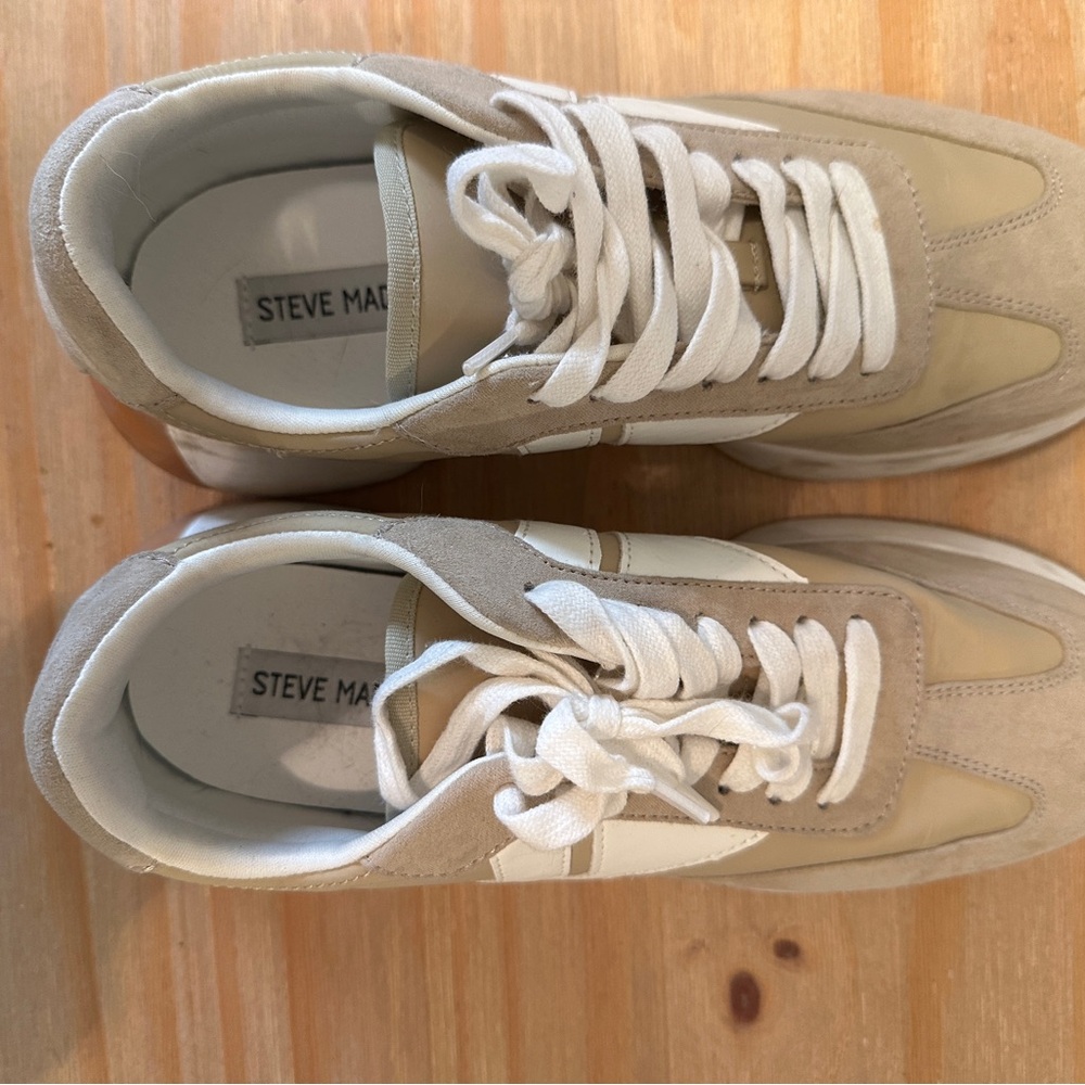 Steve Madden Cream and White Casual Sneakers